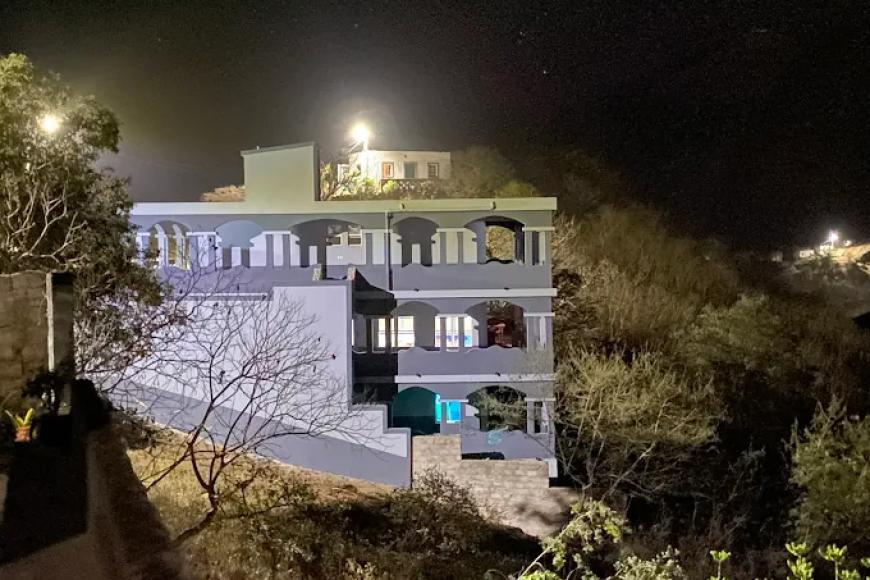 Crise nos transportes e turismo de baixo nível aquisitivo ameaçam hotelaria na Ilha Brava