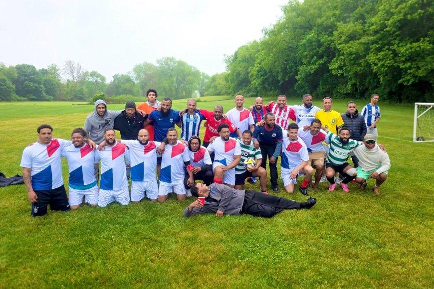 Reencontro de amigos termina em "Show" de futebol e risadas