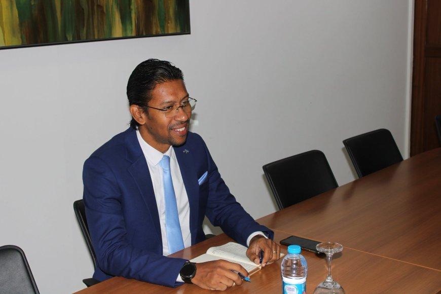 Ministro da Justiça visita Ilha Brava e compromete&se com a construção do Novo Palácio da Justiça