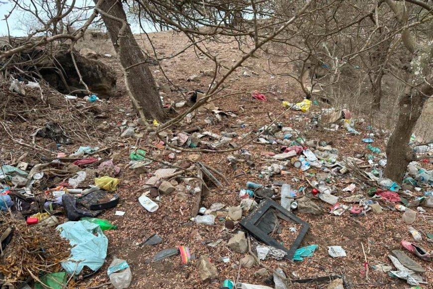 A Câmara Municipal da Brava alerta para o aumento do descarte inadequado de resíduos e apela à responsabilidade de toda a comunidade