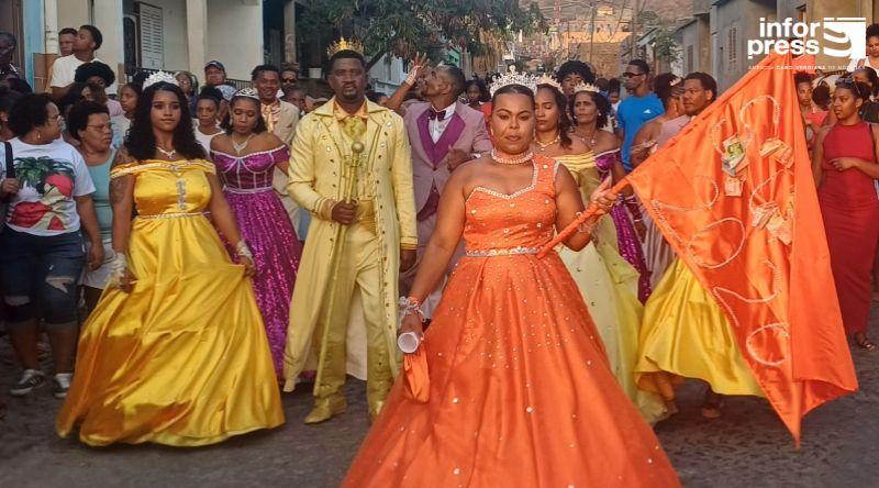 Desfile de Tamboreiros Encerra Festividades de Santa Cruz