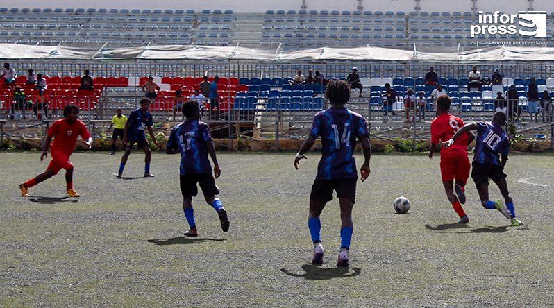 Futebol/Sub17: EPIF goleia Juventude (6-0) e Vitória do Maio averba terceiro triunfo consecutivo