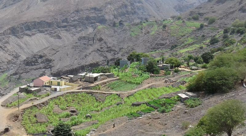 Porto Novo/Tarrafal de Monte Trigo: Lombo de Cal esperam há década pela energia eléctrica - moradores