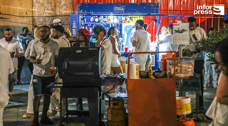 São Filipe: Vendedores divididos entre expectativa e fraco movimento no arranque do Festival no Presídio