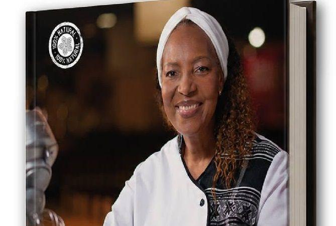 Lançamento do livro "Sobremesas e Surpresas da Chef Ália - O Saber e os Sabores de Cabo Verde", de Ália dos Santos, no CCCV - Centro Cultural Cabo Verde
