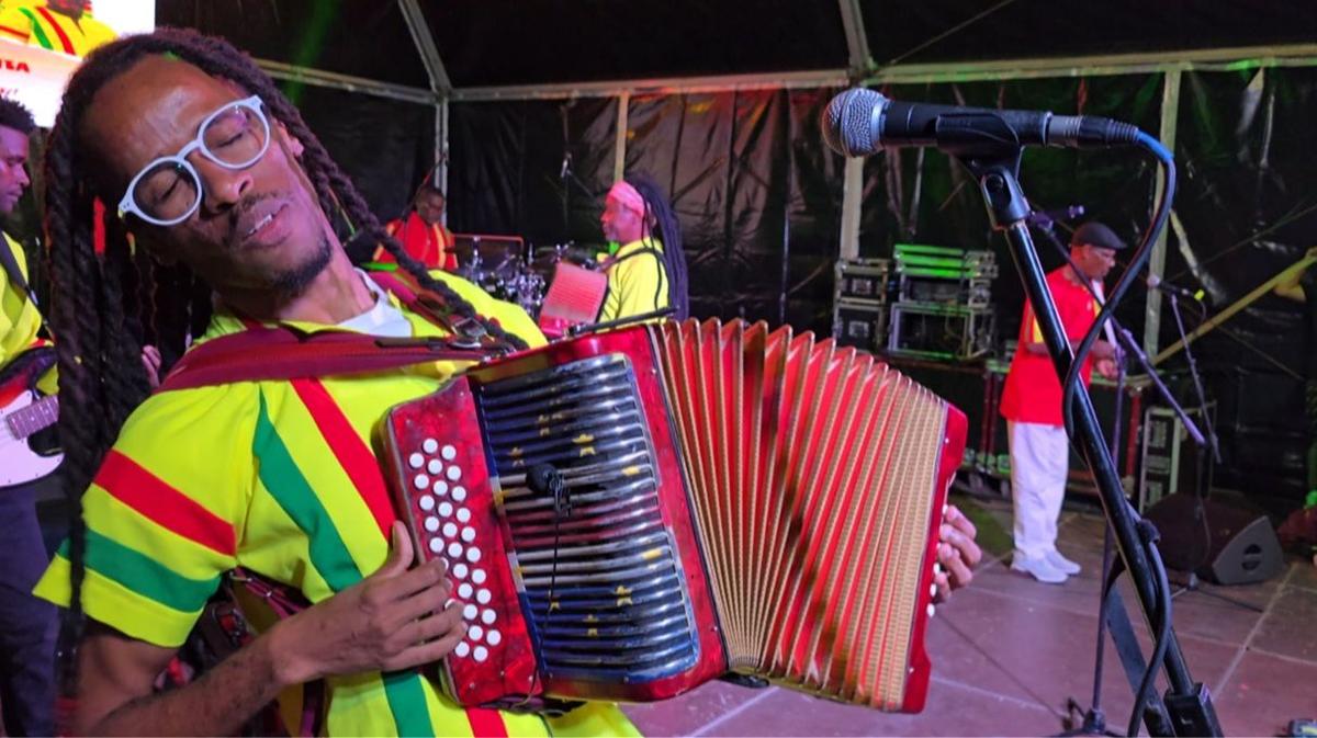 Bob Valentino: filho de Bitori, discípulo de Iduino e um dos rostos da nova geração do funaná