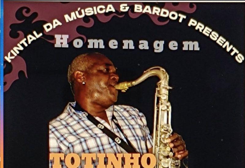 Homenagem Totinho com vários músicos, no 5al da Música