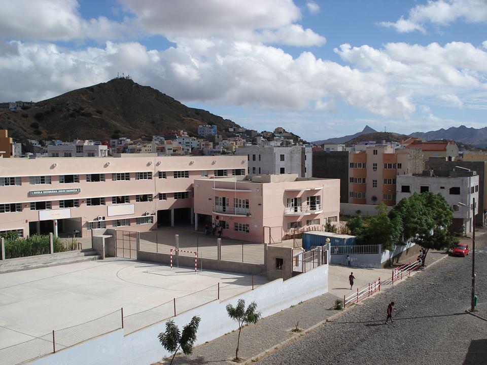 Estudo revela que 93% dos cabo-verdianos apoiam permanência escolar de jovens grávidas e 95% defendem educação sexual