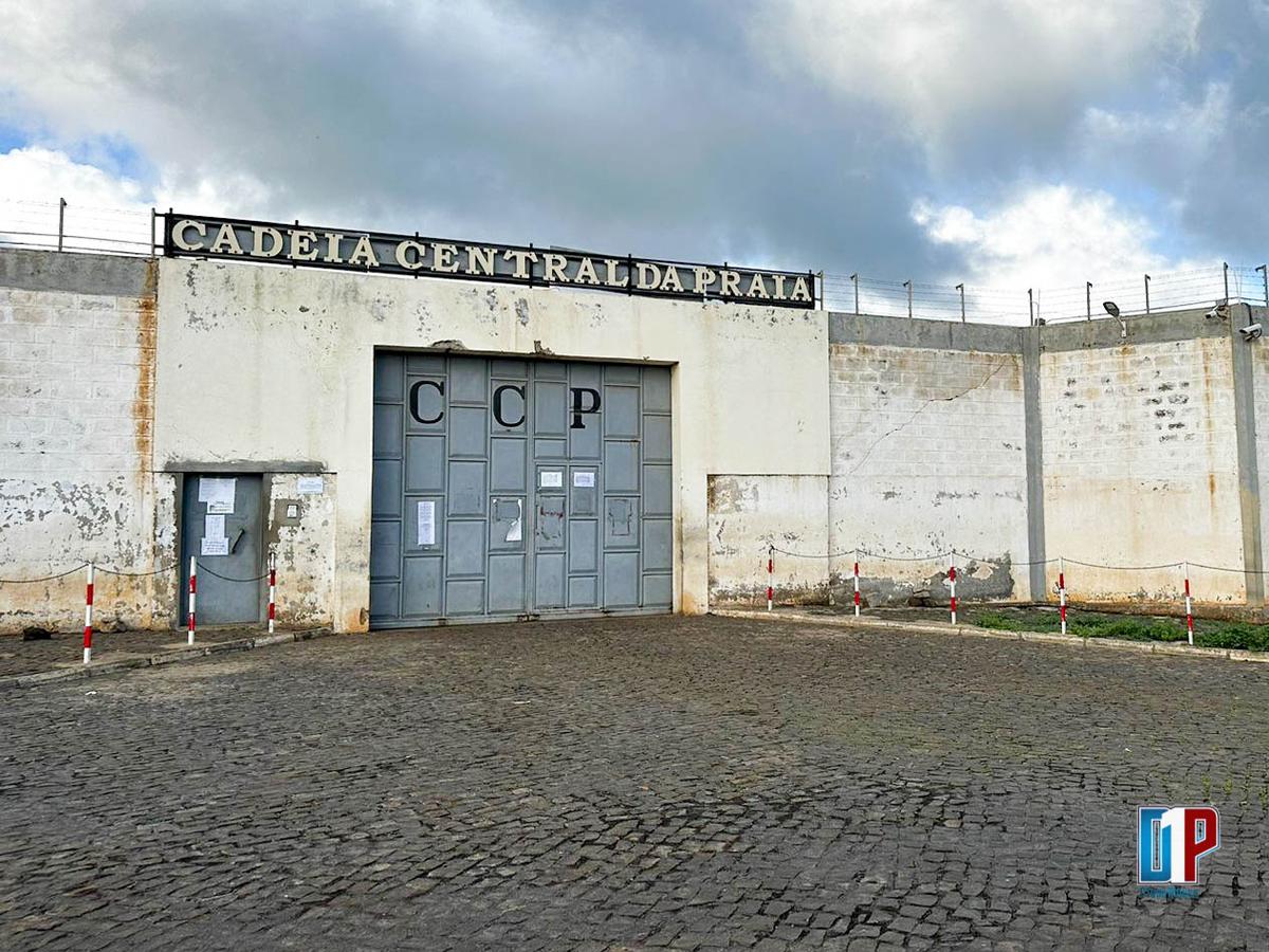 Os dois reclusos fugitivos foram capturados