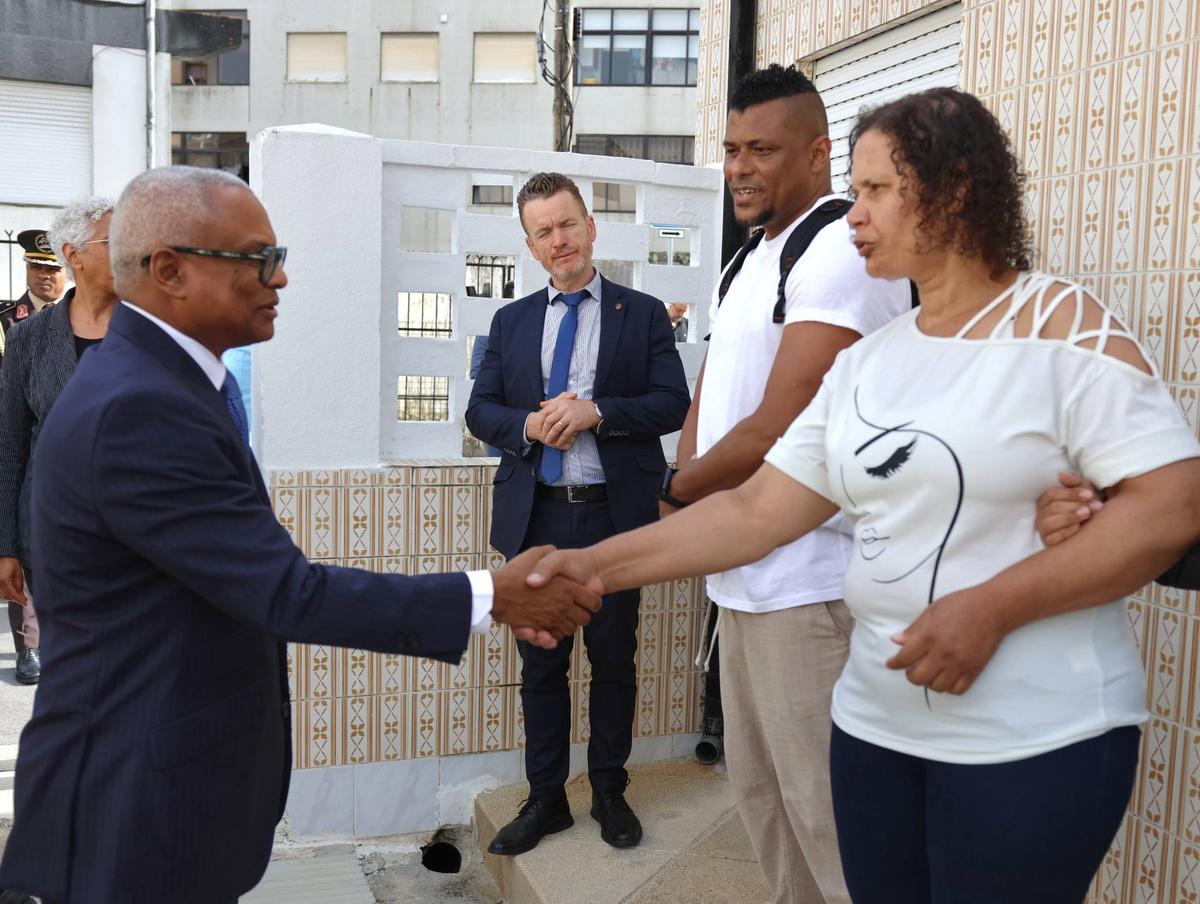 Cabo Verde: José Maria Neves reforça cooperação com Portugal e visita doentes cabo-verdianos no Porto