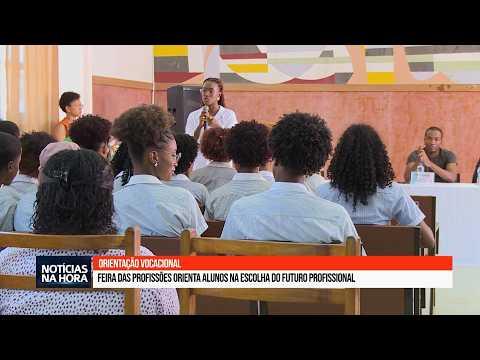 Feira das Profissões orienta alunos na escolha do futuro profissional.