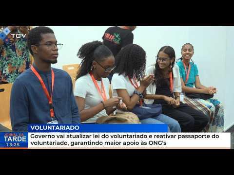 Fundação Donana oficializa programa de voluntariado, distribui cartões aos voluntários