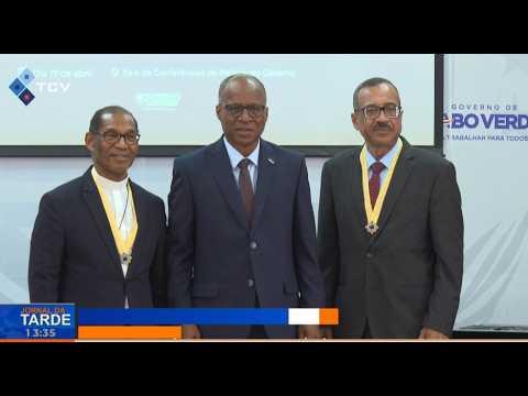 Dom Arlindo e pastor Emanuel condecorados pelo contributo ao país