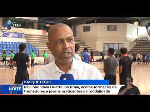 Pavilhão Vavá Duarte, na Praia, acolhe formação de treinadores e jovens praticantes da modalidade