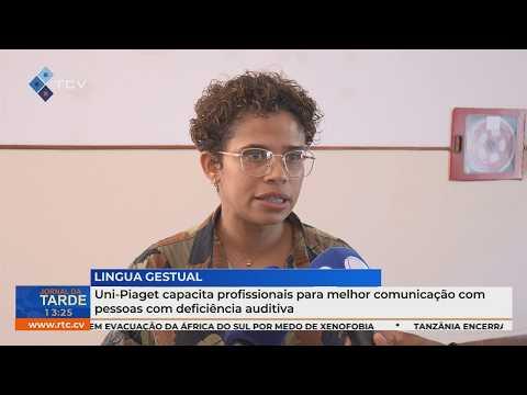 Uni-Piaget capacita profissionais para melhor comunicação com pessoas com deficiência auditiva
