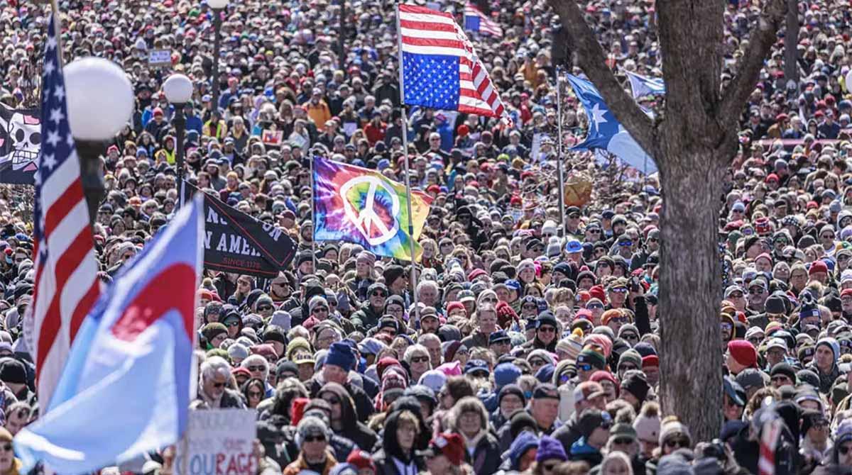 Manifestações anti-Trump reúnem milhões em diversas cidades dos EUA