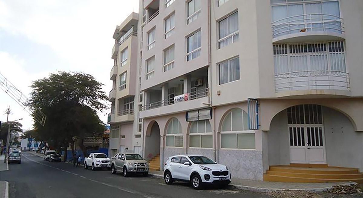 Autoridade Tributária e Aduaneira fiscaliza comércio e restauração em S. Vicente