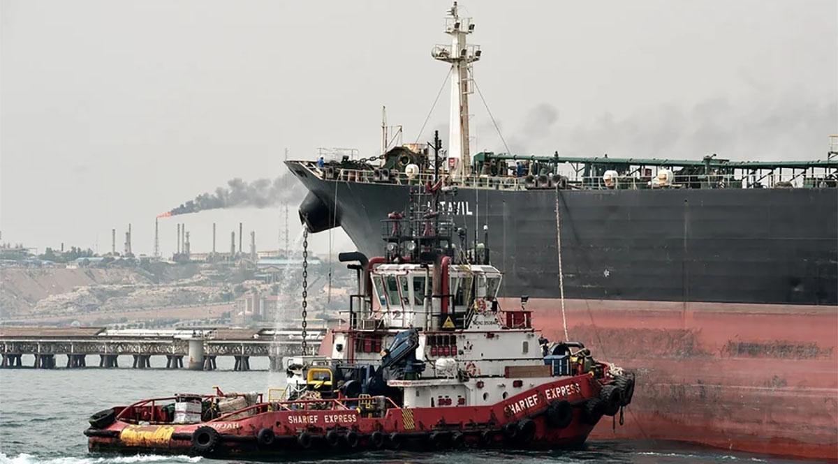 EUA iniciam escoltas de navios no Estreito de Ormuz