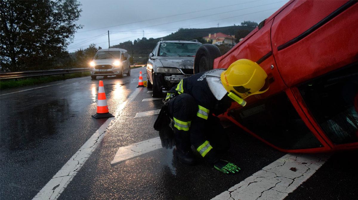 Reino Unido: Desafio leva 5 jovens a circularem em alta velocidade na contramão – Colisão com carro policial provoca 7 mortes