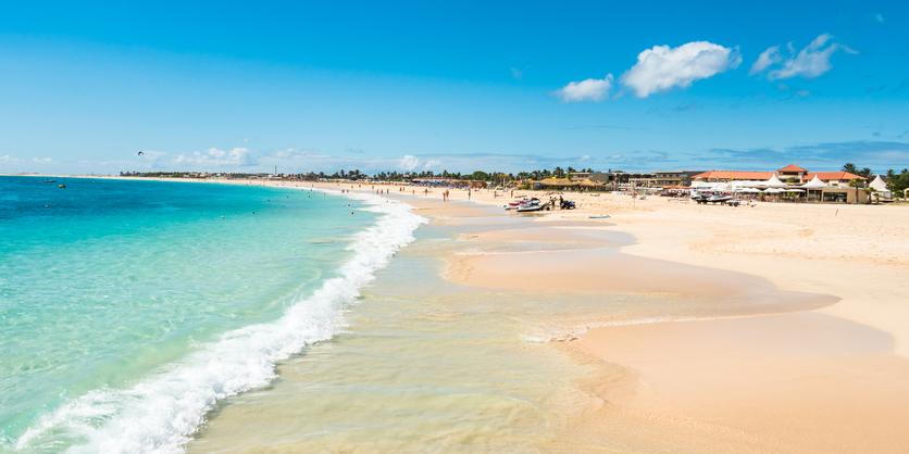 BBC noticia que turistas britânicos “doentes” em Cabo Verde impõem ação judicial contra a TUI