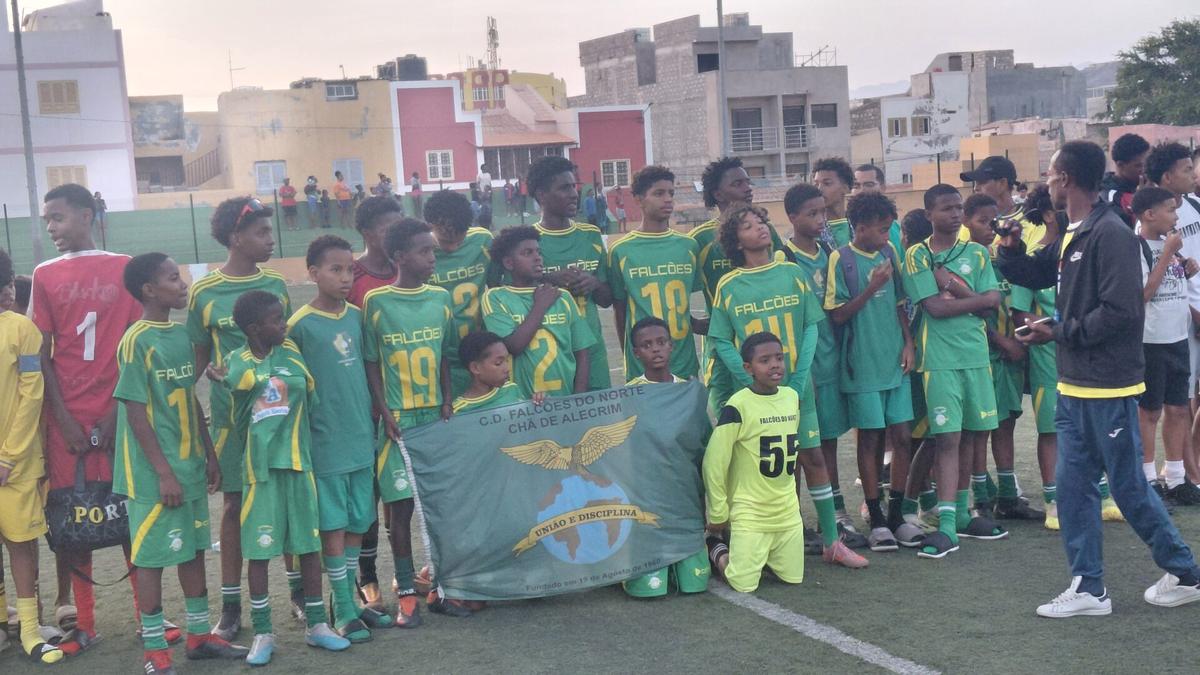 Falcões do Norte sagra-se campeões regionais sub-14 em São Vicente