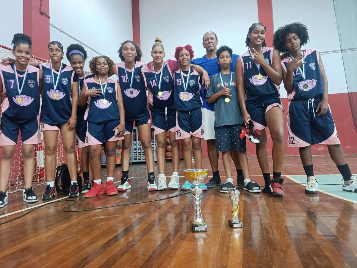 All Blacks Sub-18 Femininas conquistam título em S. Vicente sem derrotas