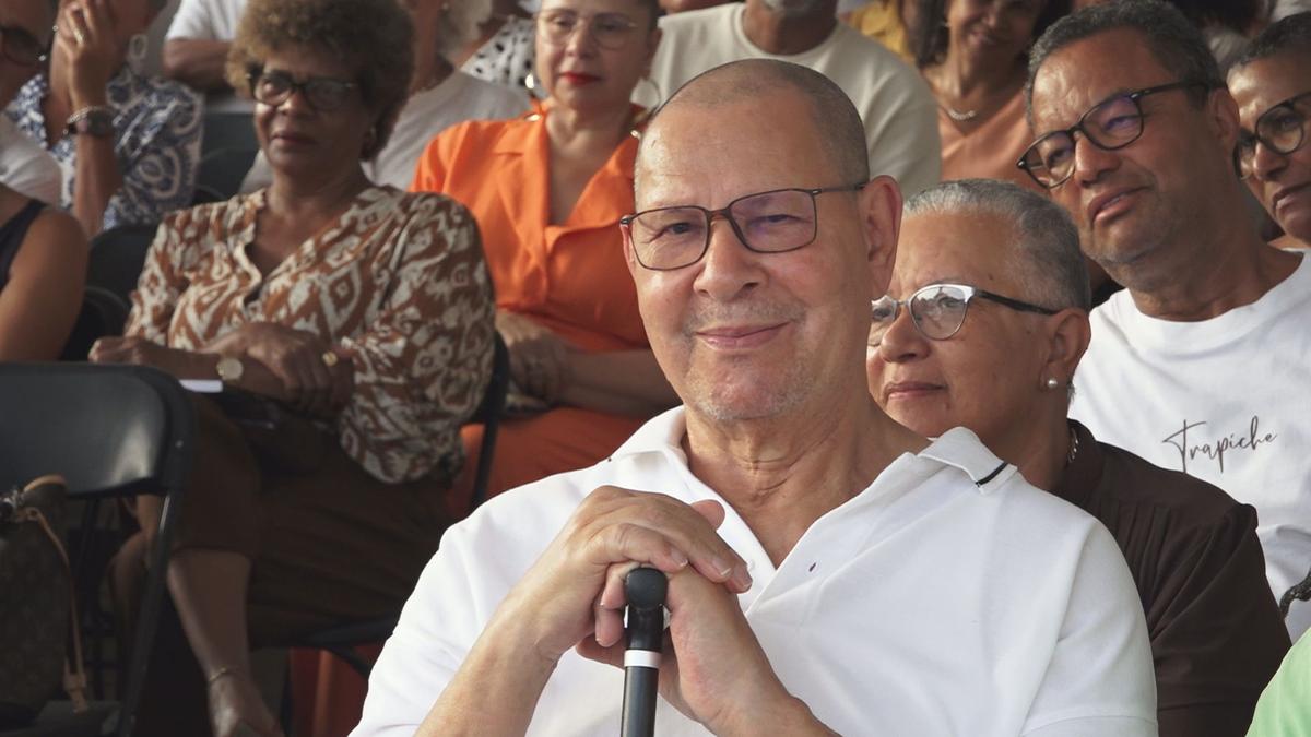 Germano Almeida cobra a José Maria Neves uma defesa da Constituição para além das palavras