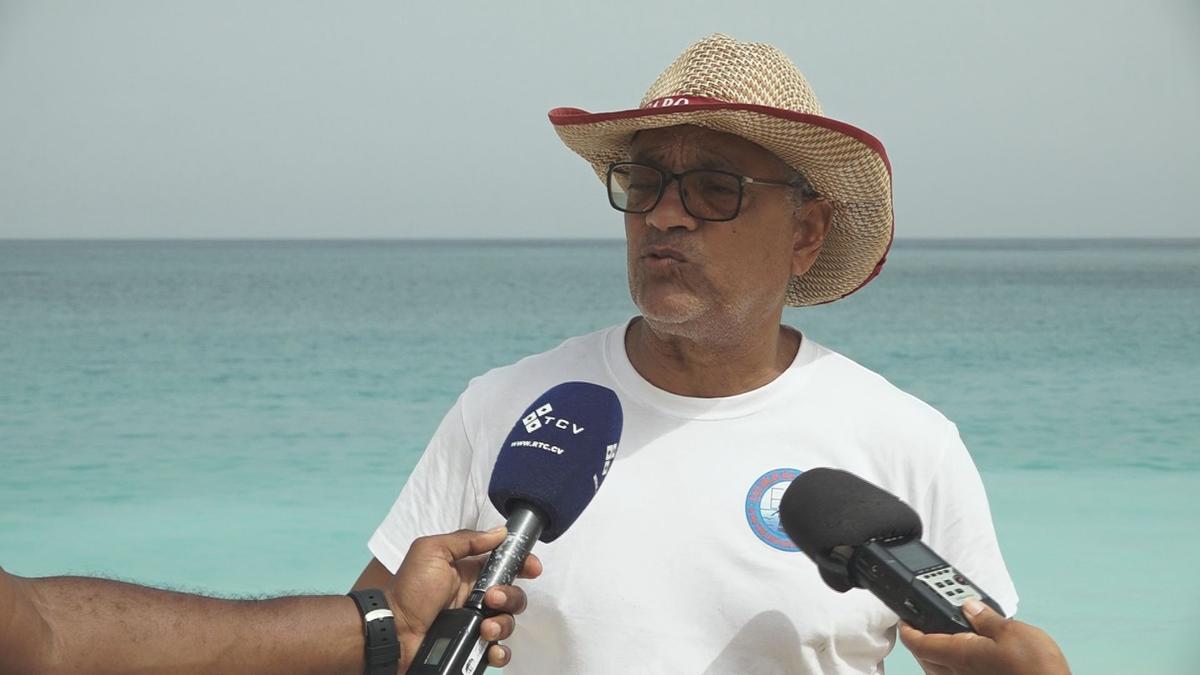 Título: Projeto leva natação gratuita a 200 crianças e reforça prevenção de afogamentos em Cabo Verde