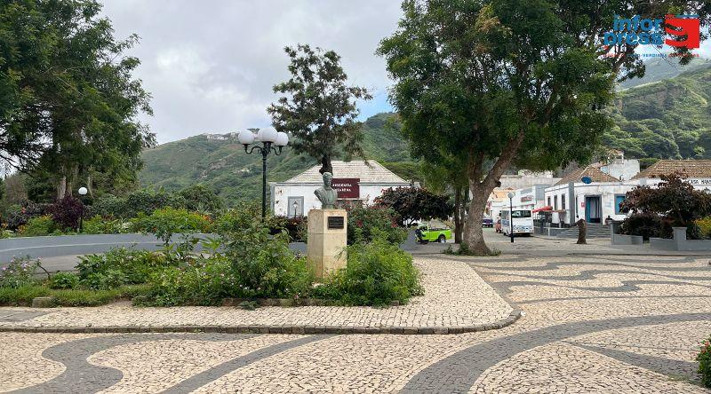 Brava: Centrum Sete Sóis Sete Luas inaugura exposição "Cuspido pelo mar" do artista francês Jacques Wathier