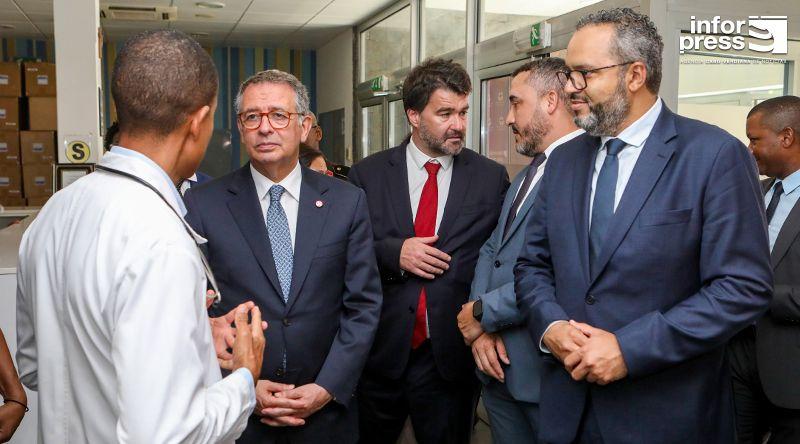 Presidente português defende reforço da cooperação na saúde para reduzir evacuações de doentes cabo-verdianos para Portugal