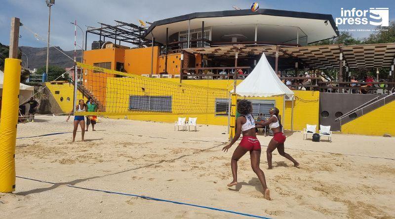 Vento Forte Atraso Campeonato Nacional de Beach Vólei em São Vicente