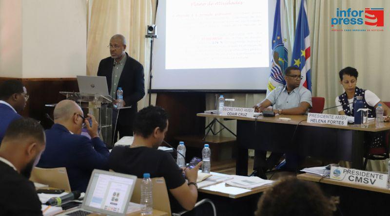 São Vicente: Assembleia Municipal aprova Orçamento de 2027 avaliado 1,35 milhões de contos