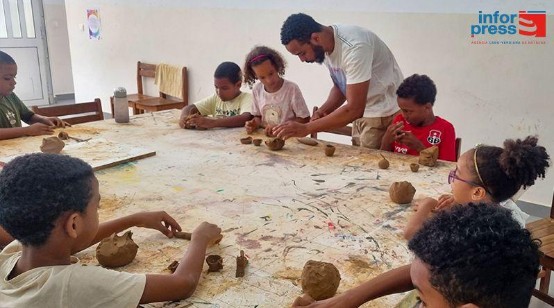Colónia de Artes 'Karuntxinha' Promove Talentos em São Vicente