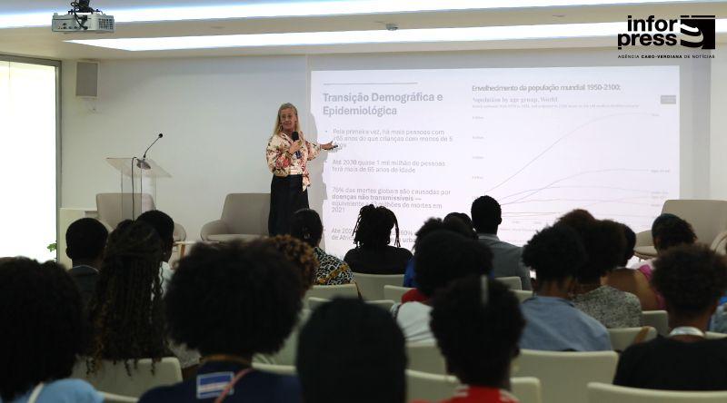 OMS defende maior integração entre tecnologia e humanização para enfrentar desafios da saúde no século XXI