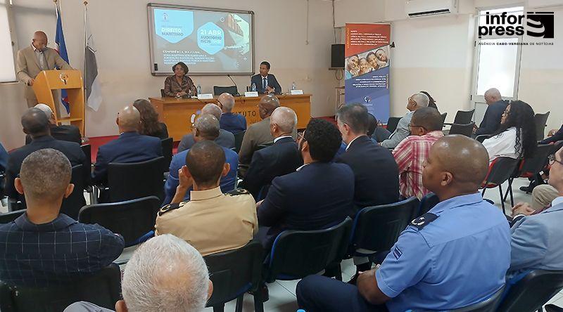 Ministro reconhece necessidade de respostas integradas na afirmação de Cabo Verde como “hub” atlântico