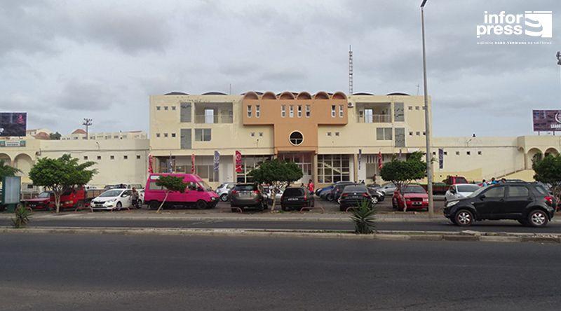 Futebol/Santiago Sul: Luta pelo título ao rubro a apenas duas rondas para o término da prova