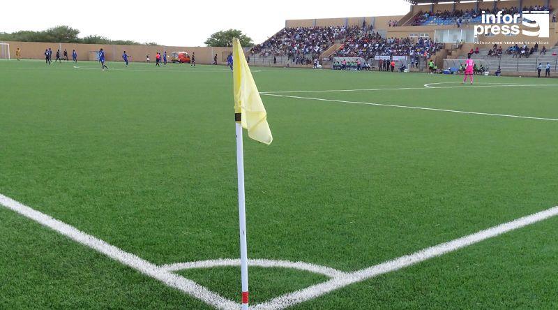 Porto Novo: Autarquia promete arrelvamento de campos de futebol