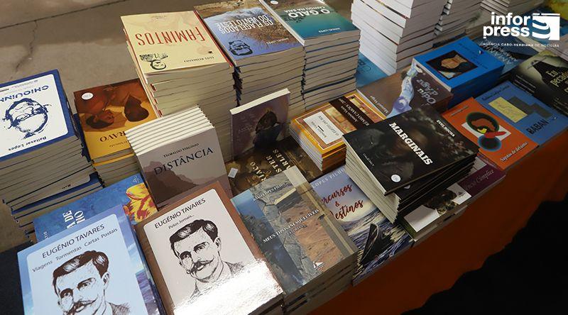 Feira do Livro na Praia expõe entre 20 e 25 mil títulos em cerca de 30 stands