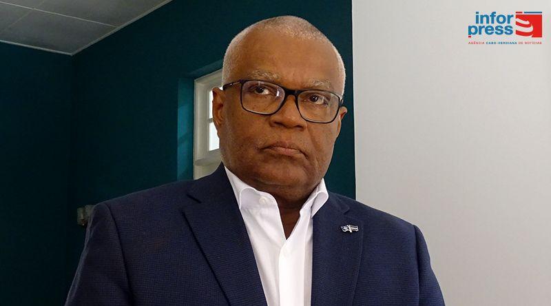 Ministro do Mar diz que obra na Praia de São Francisco terá de ser demolida
