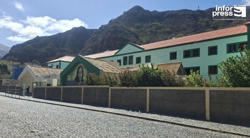 Ribeira Grande: Escola Secundária Suzete Delgado celebra 33.º aniversário e Dia Nacional da Cultura