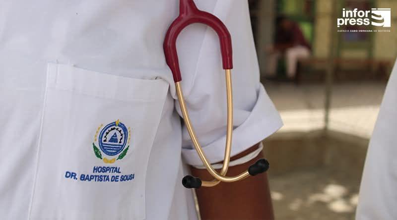 Governo vai reforçar equipa médica com 28 especialistas cubanos e prevê formar mais 50 médicos