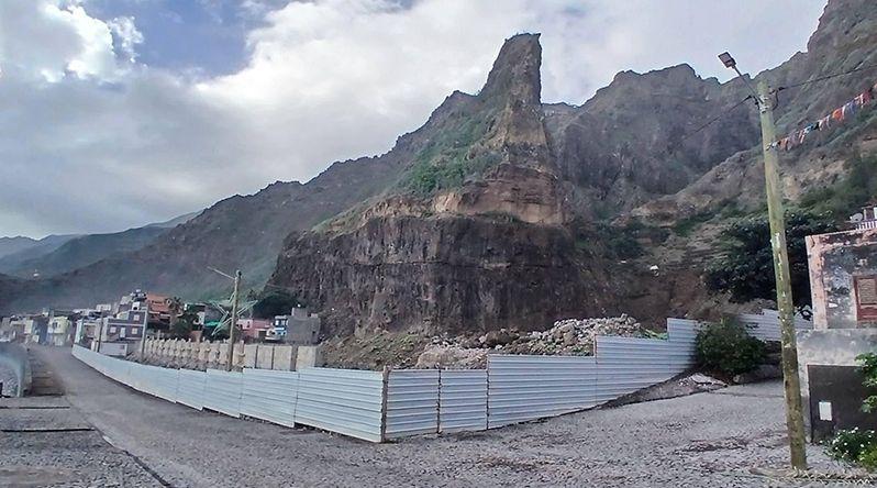 Acesso entre Penedo e Pontinha de Janela condicionado para obras