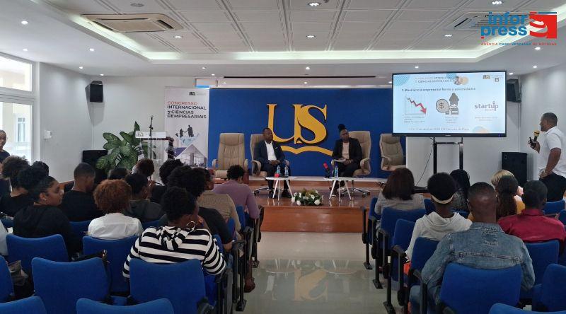 Congresso internacional reforça investigação e formação de estudantes com aproximação à realidade do mercado