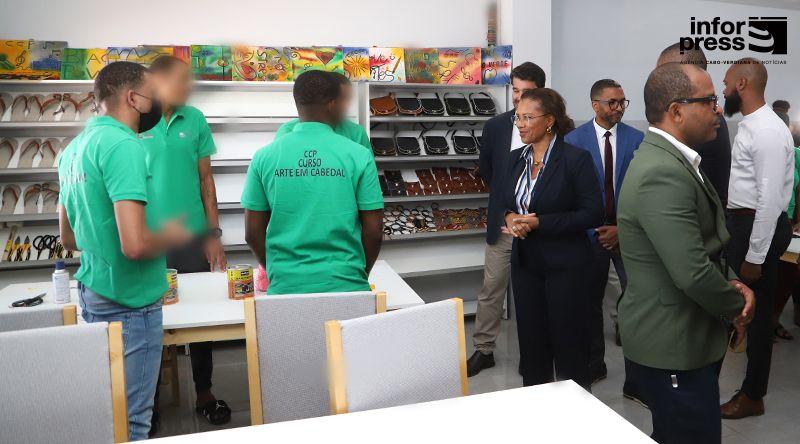 Projecto de empregabilidade reforça reinserção social na Cadeia Central da Praia