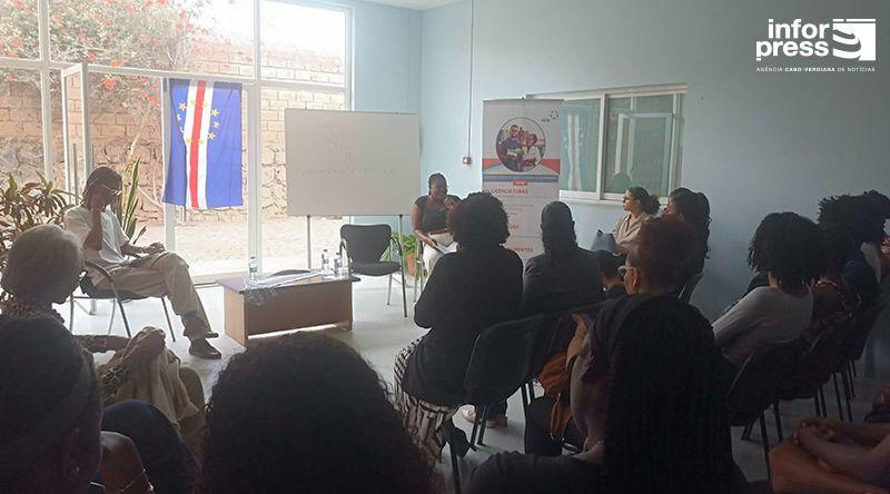 Trabalhos não remunerados continuam a limitar acesso das mulheres ao emprego, lamenta ICIEG