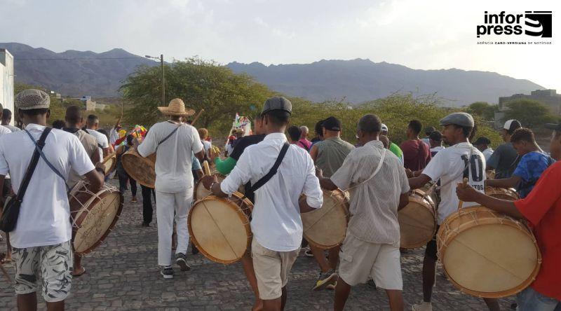 Porto Novo/São João: Escolinha “Sonjon Nôs Cultura e Nôs Tradison” promove workshop em técnicas de tocar tambor