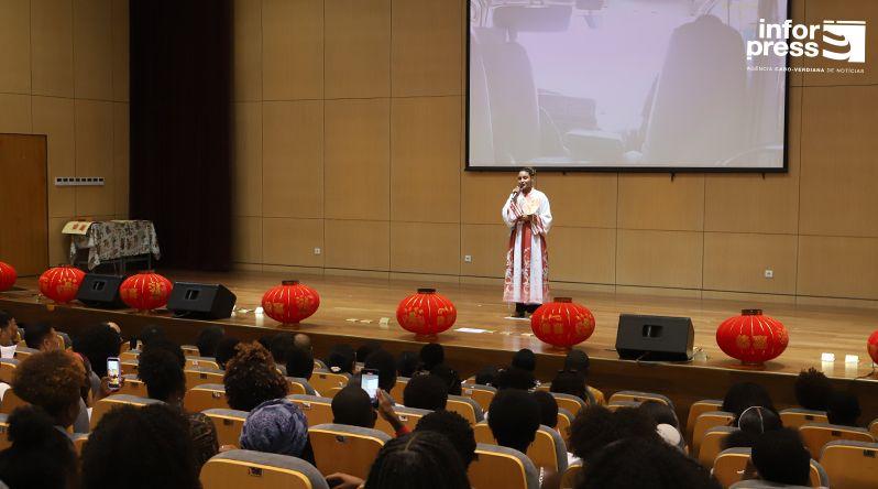 Derick Ribeiro e Celine Sousa vencem concurso “Ponte Chinesa”e ganham viagem de estudos à China