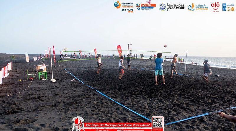 Programa 'Verão Jovem 2026' Promove Desporto e Lazer na Praia de Fonte Bila