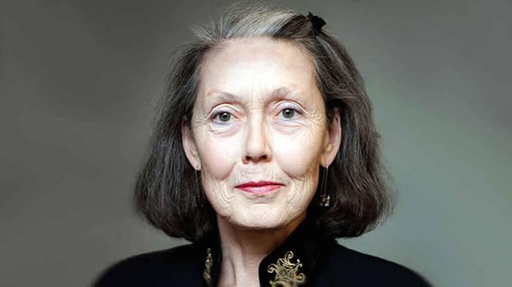 Escritora canadiana Anne Carson vence Prémio Nobel da Literatura