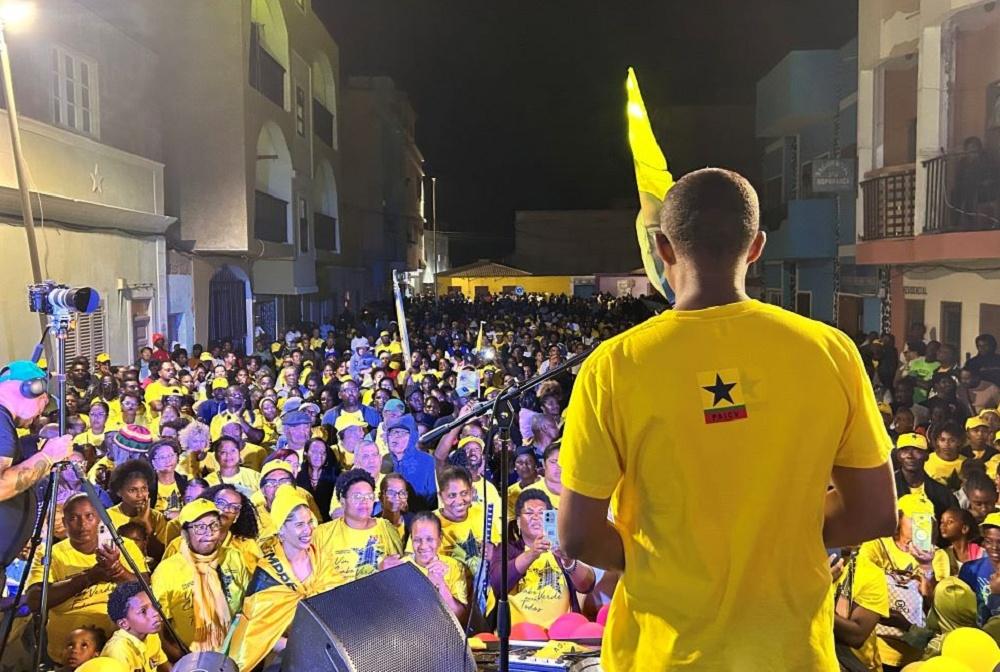 Mar de gente recebe líder do PAICV na Boa Vista